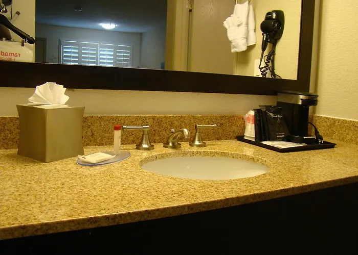 Hotel Infinity & 3*