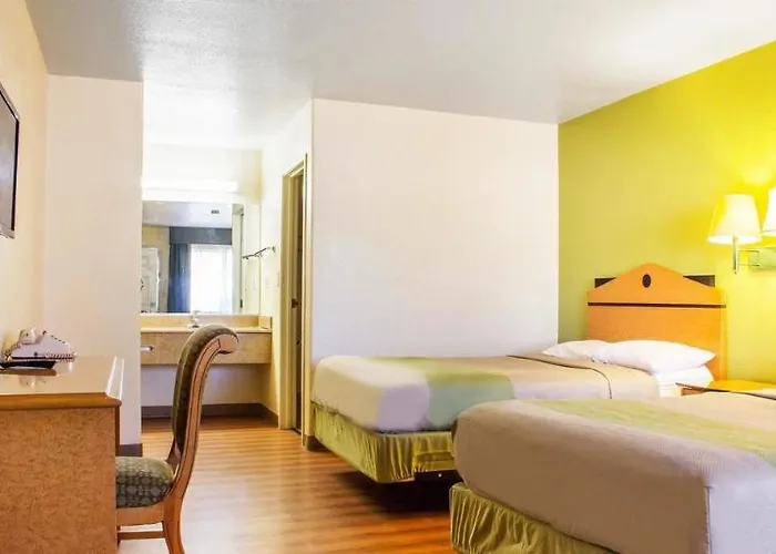 Hotel Infinity & 3*